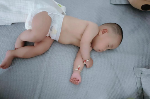 黄山怀孕感觉自己心跳明显
